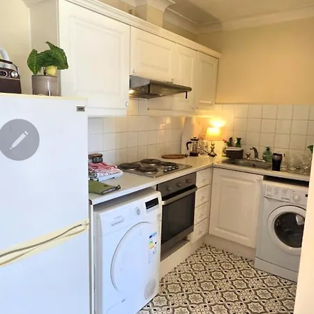 Cosy Tallaght Homestay